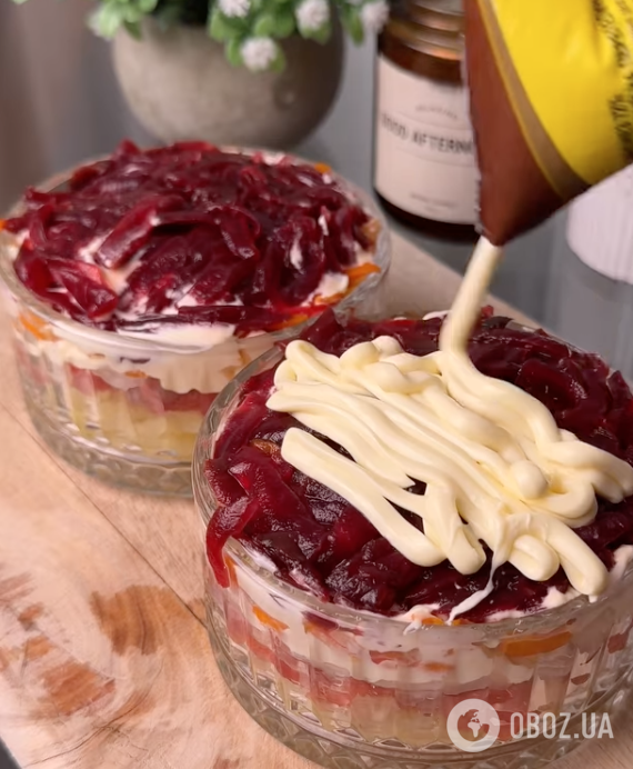 "Шуба" по-королівськи без оселедця: рецепт смачного салату для святкового столу