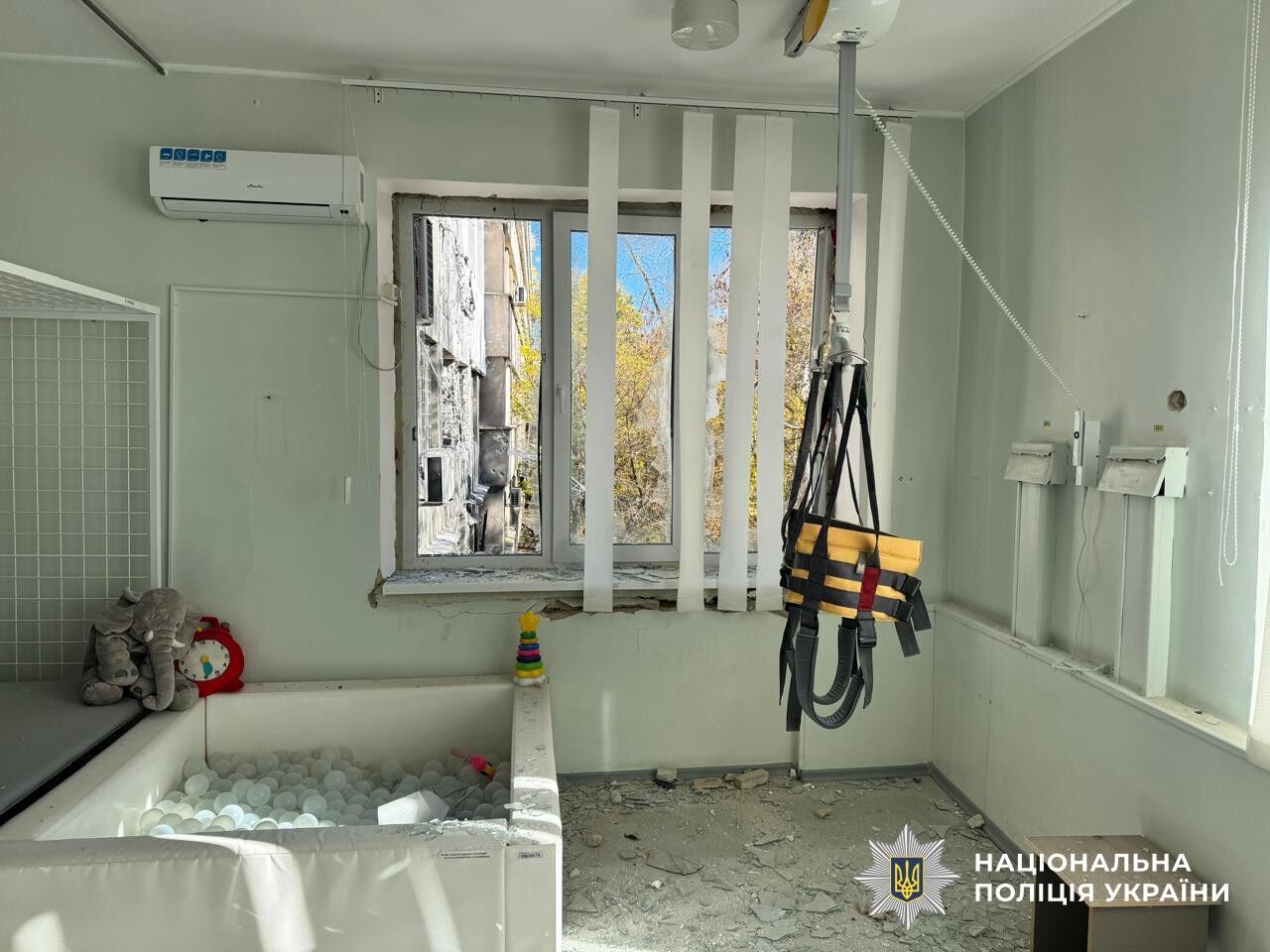 Окупанти вдарили по медзакладу в Херсоні: серед поранених – діти. Відео