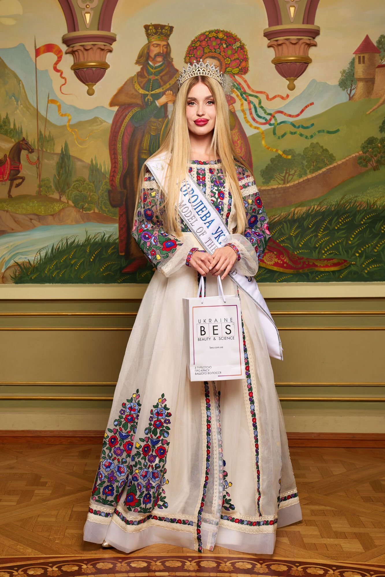 Дитячий лікар з "Охматдиту" перемогла у конкурсі "Королева України 2025"