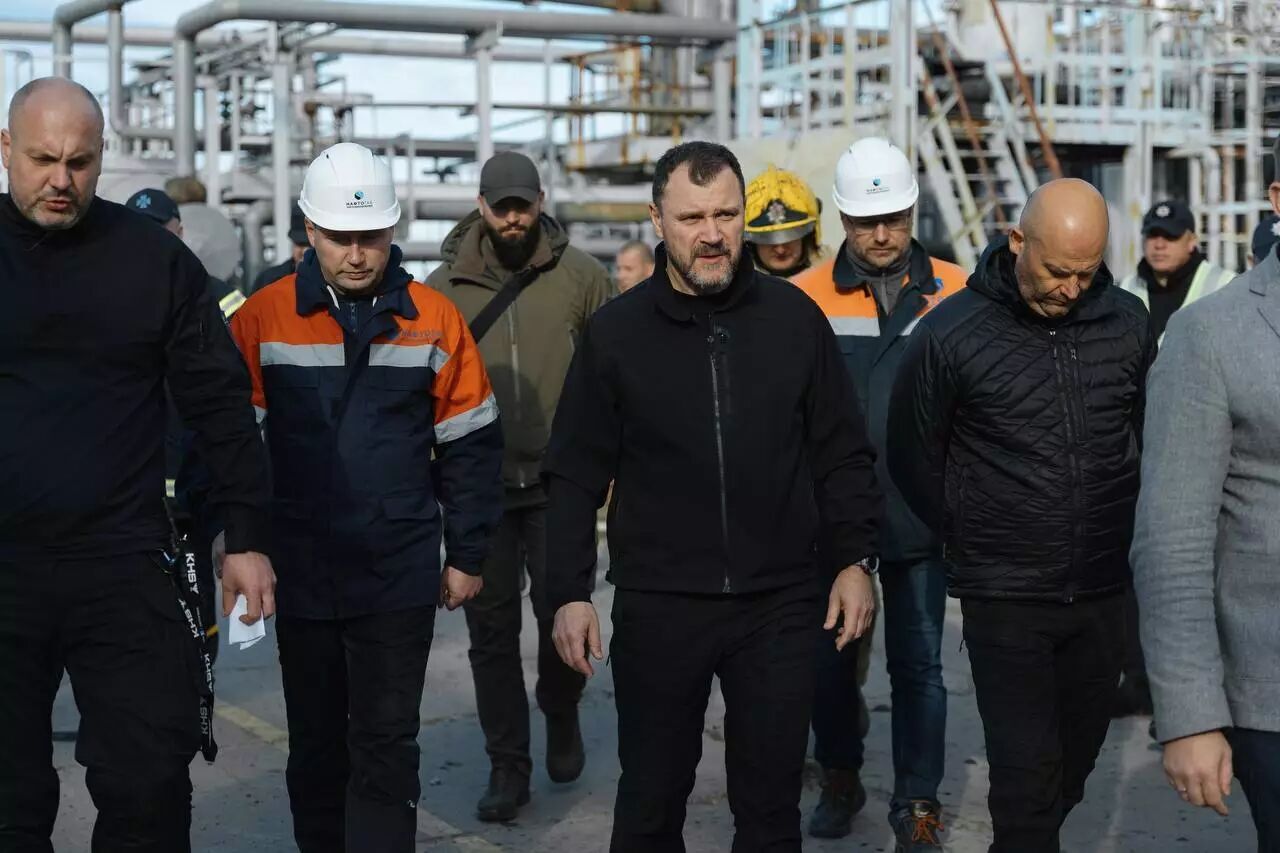 "Часть повреждений является критической": министр МВД посетил Полтавщину после удара РФ по газодобывающей инфраструктуре. Фото