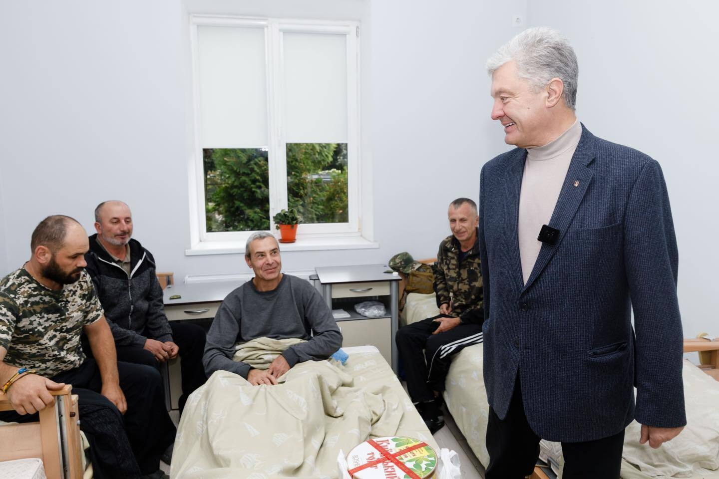 Маємо допомогти їм знайти себе у повоєнному житті: Порошенко сказав, якою повинна бути ветеранська політика