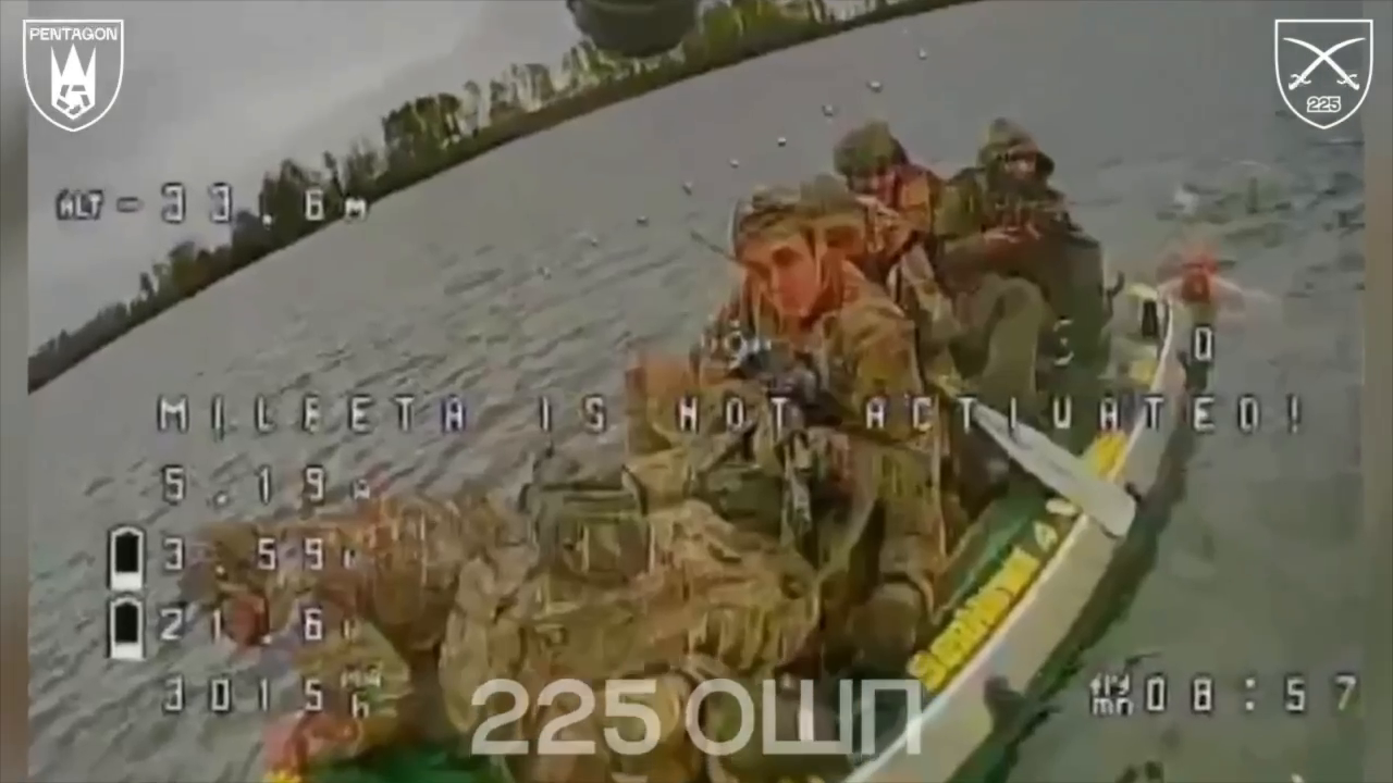 "Пытались добраться до плацдарма": военные показали точную работу по лодке с российскими морпехами из 810-й бригады. Видео