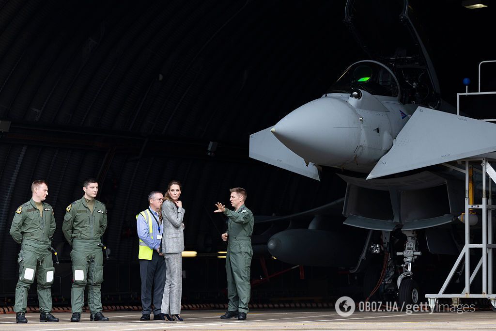 Грациозная Кейт Миддлтон ошарашила сеть своим умением на военной базе. Видео