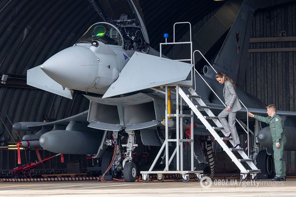 Грациозная Кейт Миддлтон ошарашила сеть своим умением на военной базе. Видео