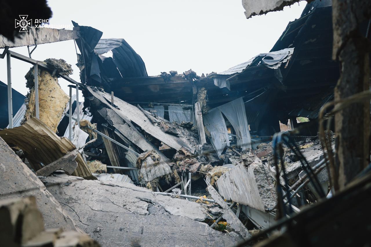 Оккупанты ударили по сельхозпредприятию на Харьковщине: погибли 13 тыс. свиней. Фото