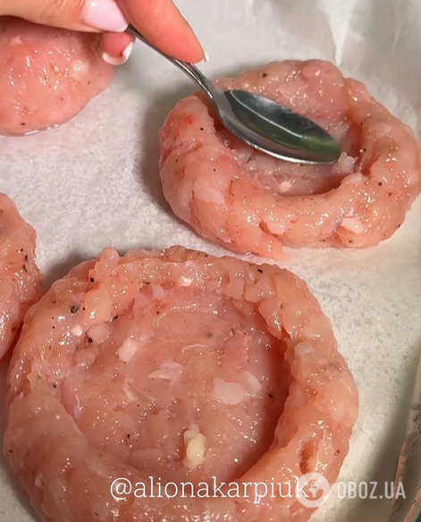 Сочные мясные гнезда из фарша в духовке: лучше обычных котлет