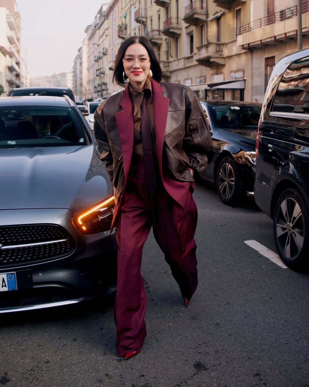 Откажитесь от черного: шесть изысканных цветов, которые будут в моде осенью 2025