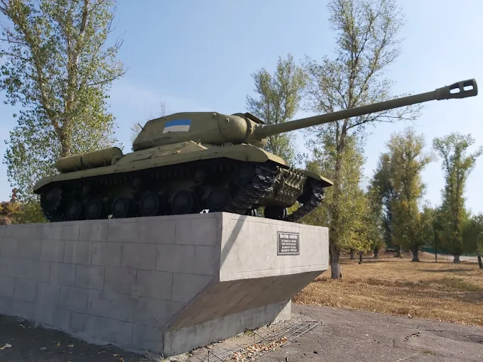 Памятники-танки в Украине