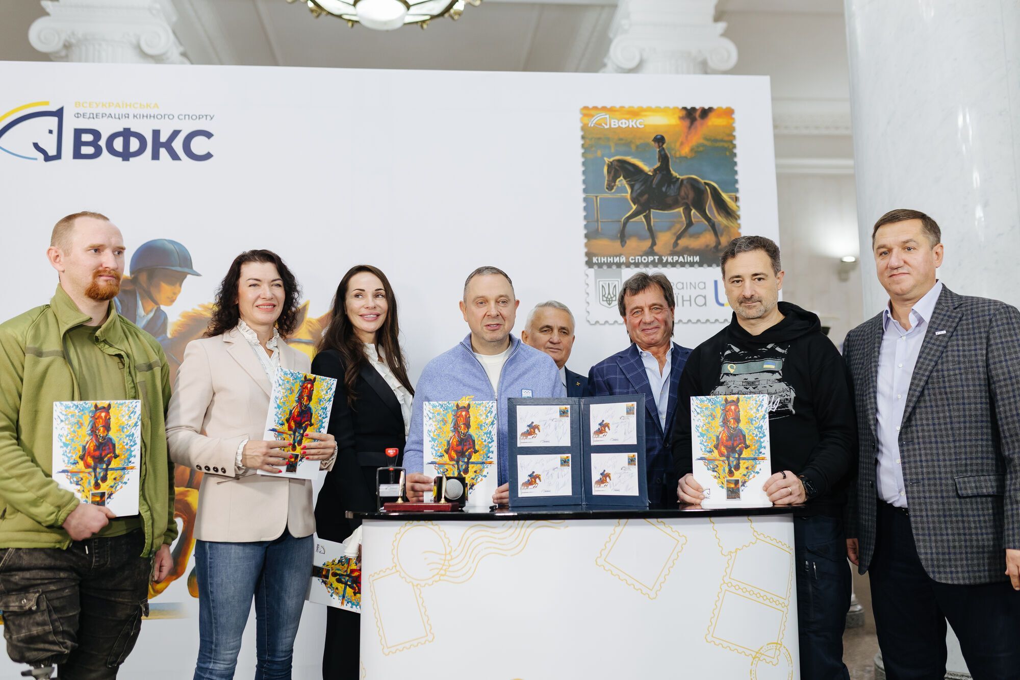 Символ незламності українського спорту під час війни: "Укрпошта" презентувала марку "Кінний спорт України"