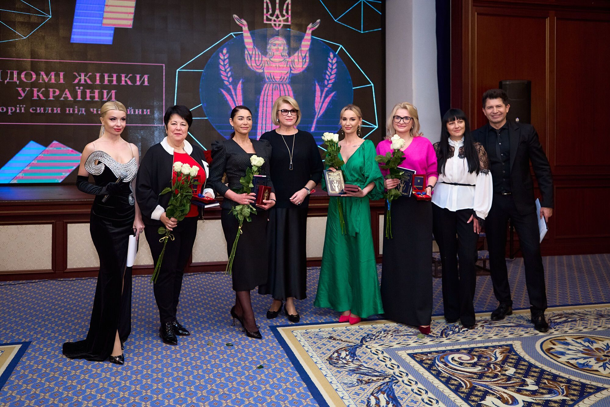 В Киеве состоялась презентация книги "Известные женщины Украины. Истории силы во время войны"