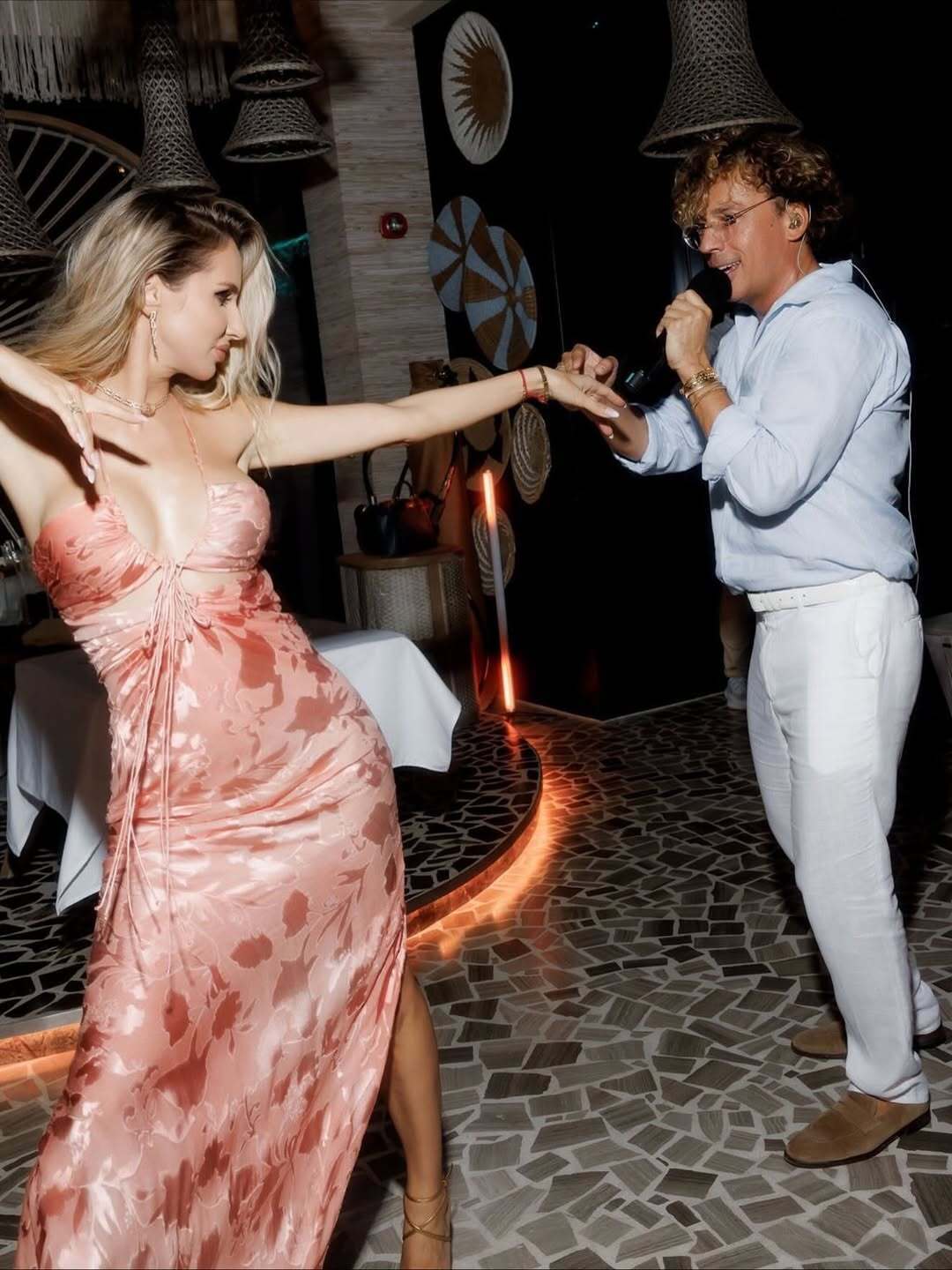 Галкин спел на украинском для Лободы: видео с частной вечеринки в Дубае