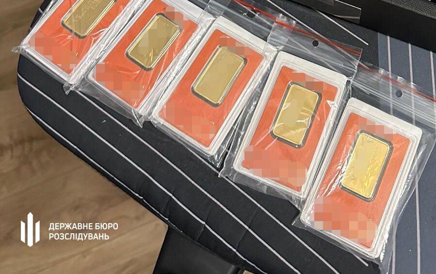 Наложил полную кровать денег: в Мукачево будут судить работника РТЦК, который организовал схему побега мужчин из центра комплектования. Фото