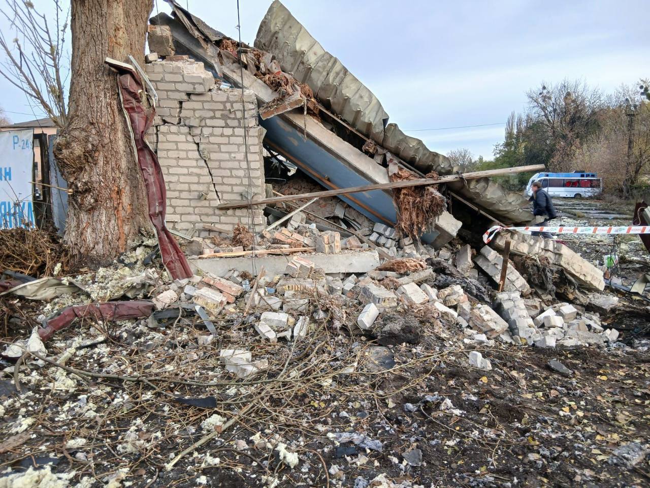 Окупанти атакували Бориспіль на Київщині: сталась пожежа, постраждала жінка. Подробиці та фото