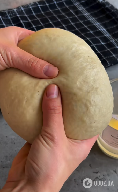 Багато маку і пухке тісто: як приготувати смачний солодкий рулет до чаю