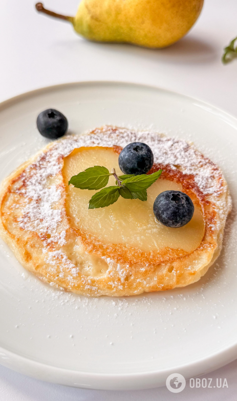 Понравятся и детям, и взрослым: как приготовить вкусные творожные оладьи с грушей