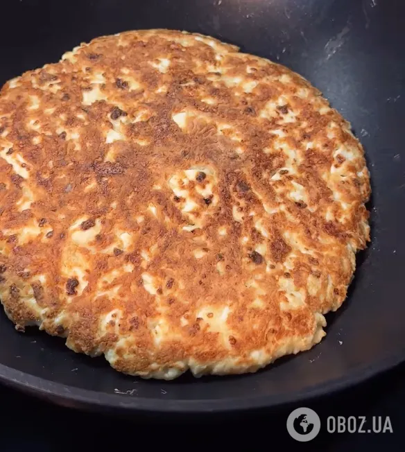 Ленивые хачапури на сковороде для перекуса: рецепт сытного и вкусного блюда за 3 минуты