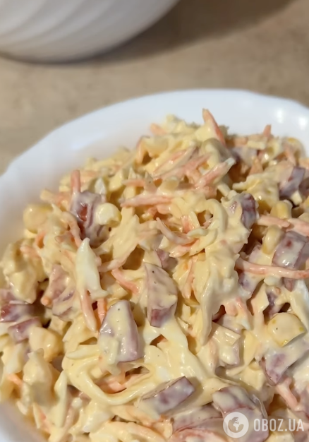 Ситний "Мисливський" салат із ковбаси та сиру "косичка": ділимося простим рецептом