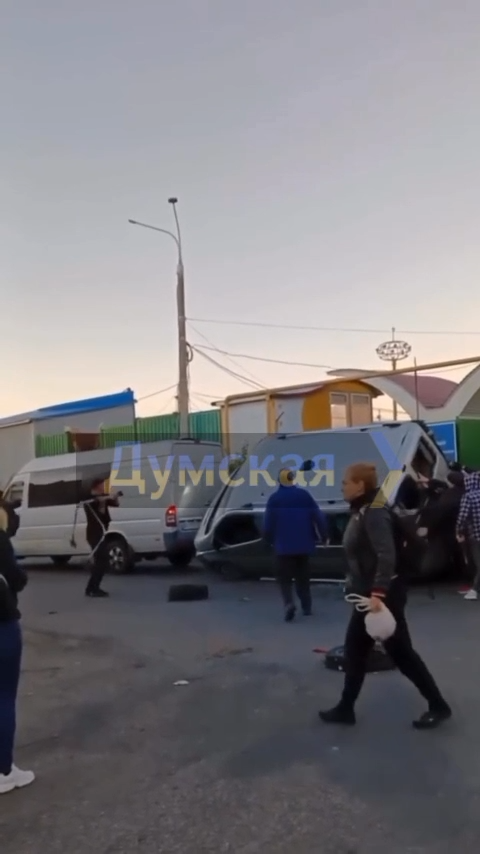 В Одессе люди перевернули бус ТЦК, произошла стычка с применением дубинок и слезоточивого газа: появился официальный комментарий. Видео