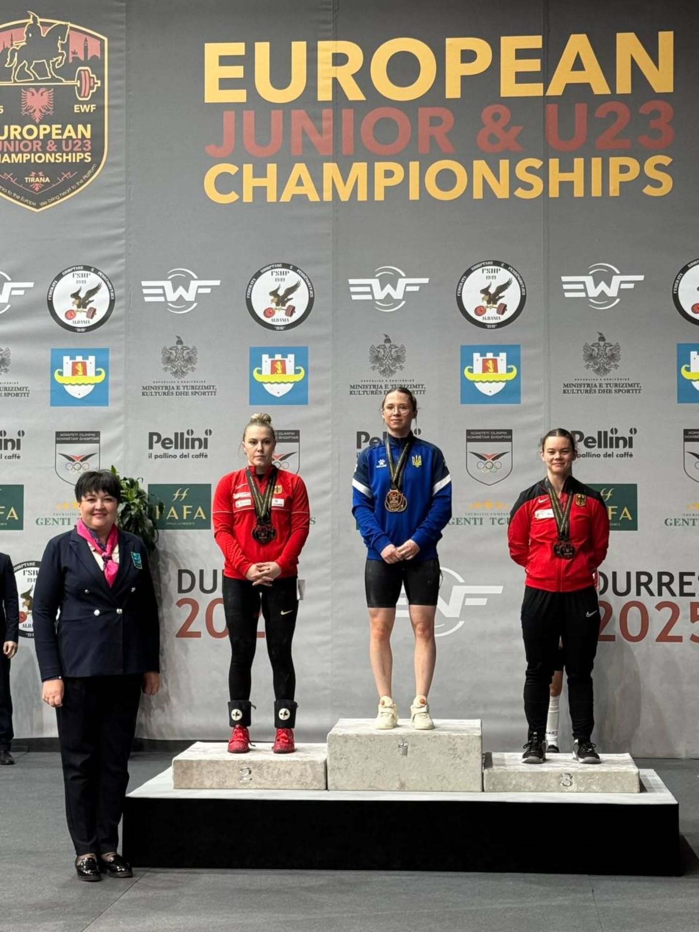 22-летняя украинская красавица стала абсолютной чемпионкой Европы по тяжелой атлетике. Фотофакт