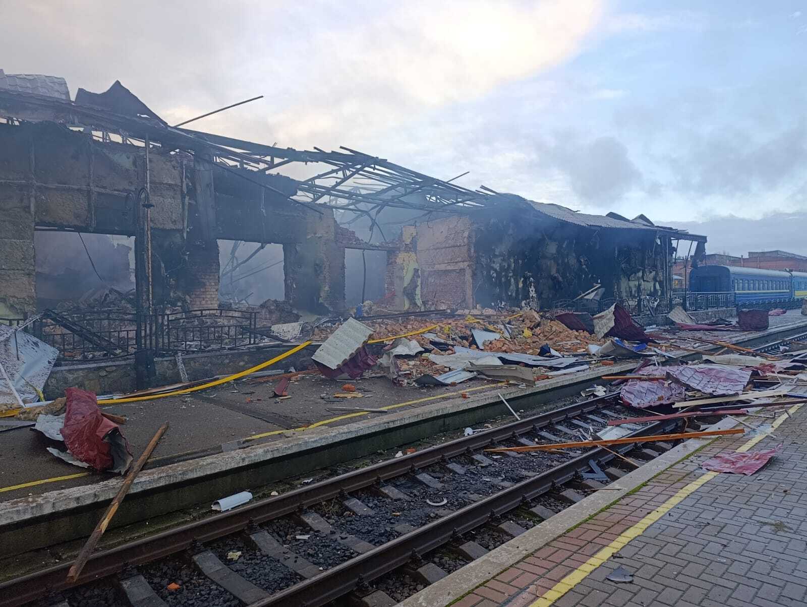 Россия нанесла удары по железнодорожной инфраструктуре на Сумщине и Харьковщине: в УЗ рассказали о последствиях. Фото