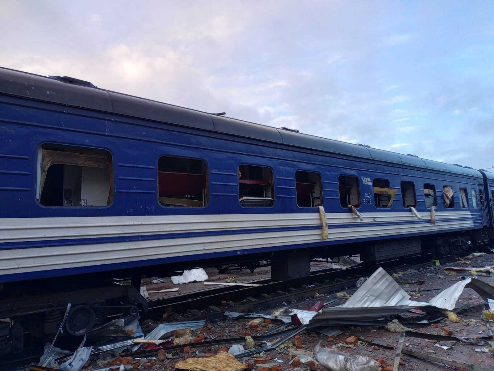 Россия нанесла удары по железнодорожной инфраструктуре на Сумщине и Харьковщине: в УЗ рассказали о последствиях. Фото