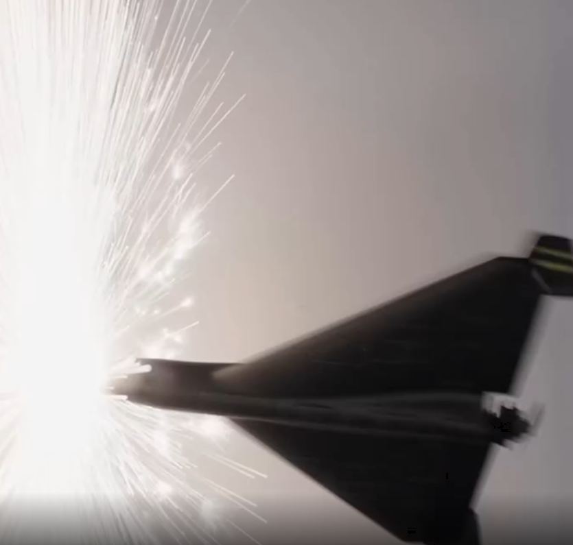 У Росії для дітей від трьох років продають іграшкові "Шахеди", які здатні імітувати "вибух": рекламують як "ідеальний подарунок". Фото