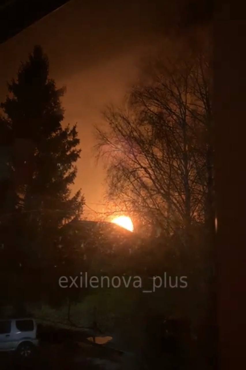 Під Володимиром у Росії атакована вузлова підстанція, яка забезпечує енергопостачання частини області: сталась потужна пожежа. Відео