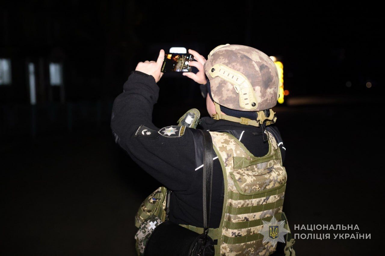 Россия нанесла удары по Сумам: есть попадание в многоэтажку, горел объект инфраструктуры, среди пострадавших – дети. Фото и видео