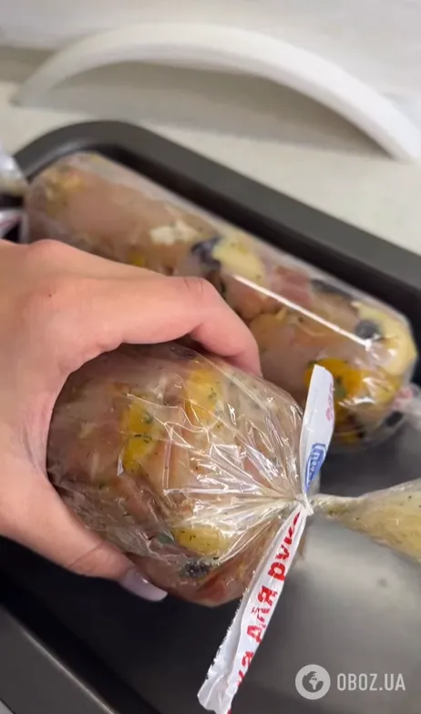 Вишуканий курячий рулет з курагою та чорносливом: страва на кожен день і для святкового столу