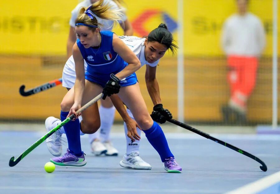 Найнезвичайніша хокеїстка збірної України вразила мережу своєю красою. Фото