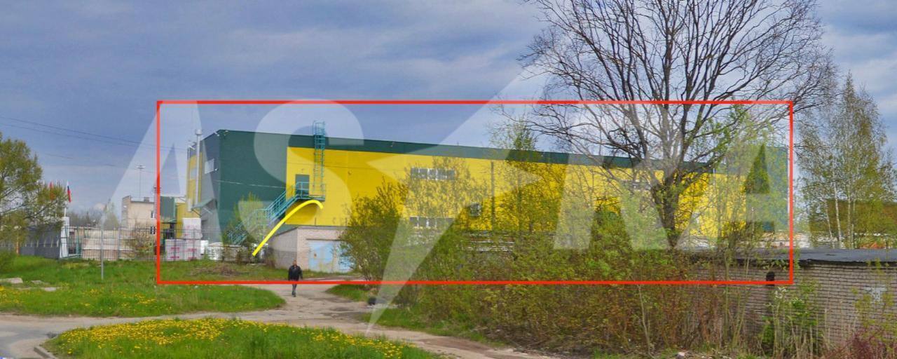 В России после атаки беспилотников вспыхнул один из крупнейших НПЗ в Ленинградской области. Фото и видео