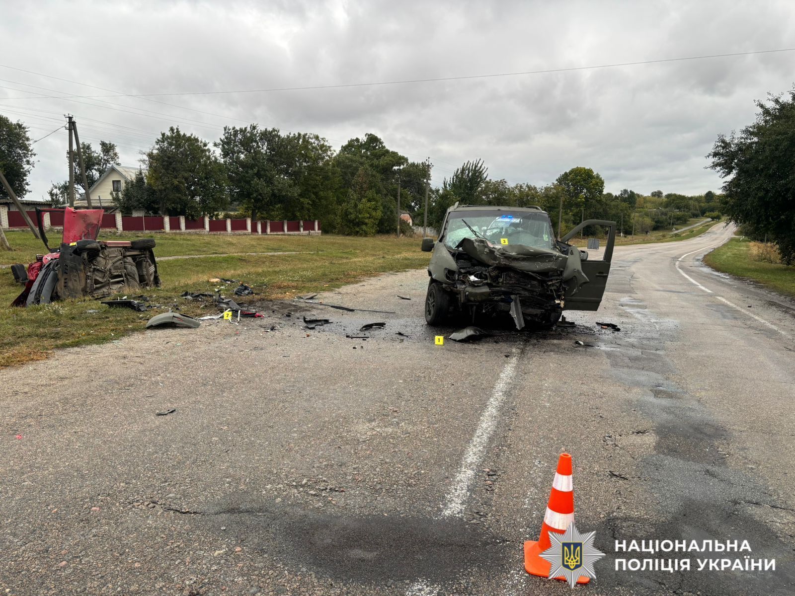 На Київщині зіткнулись два авто: є загиблий, серед постраждалих – дитина. Подробиці та фото
