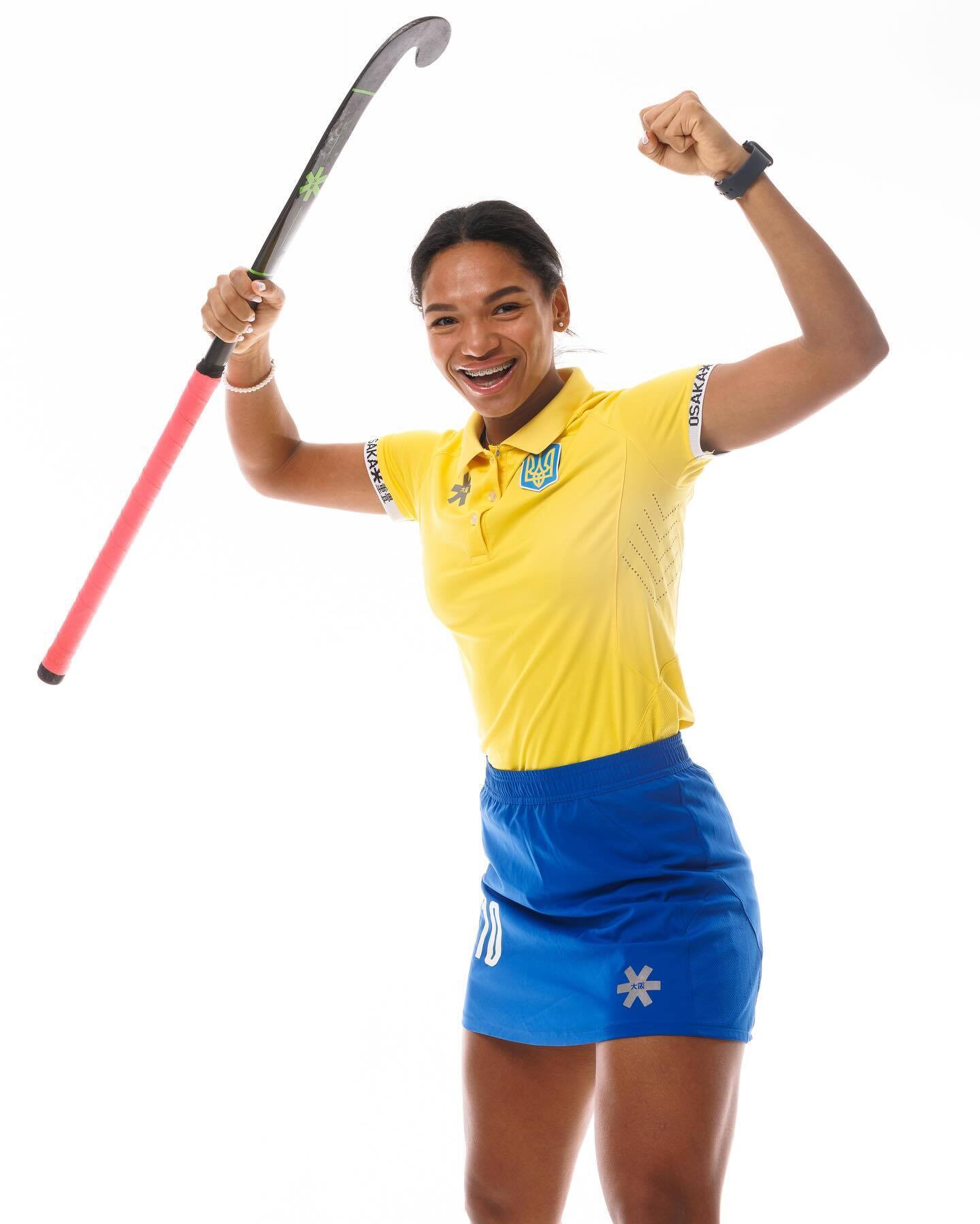 Найнезвичайніша хокеїстка збірної України вразила мережу своєю красою. Фото