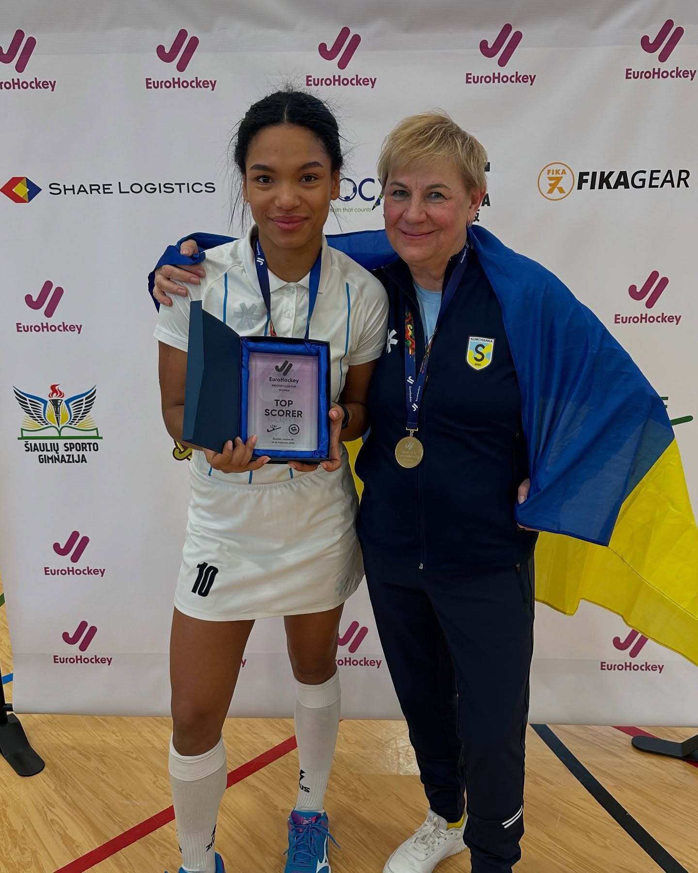 Найнезвичайніша хокеїстка збірної України вразила мережу своєю красою. Фото