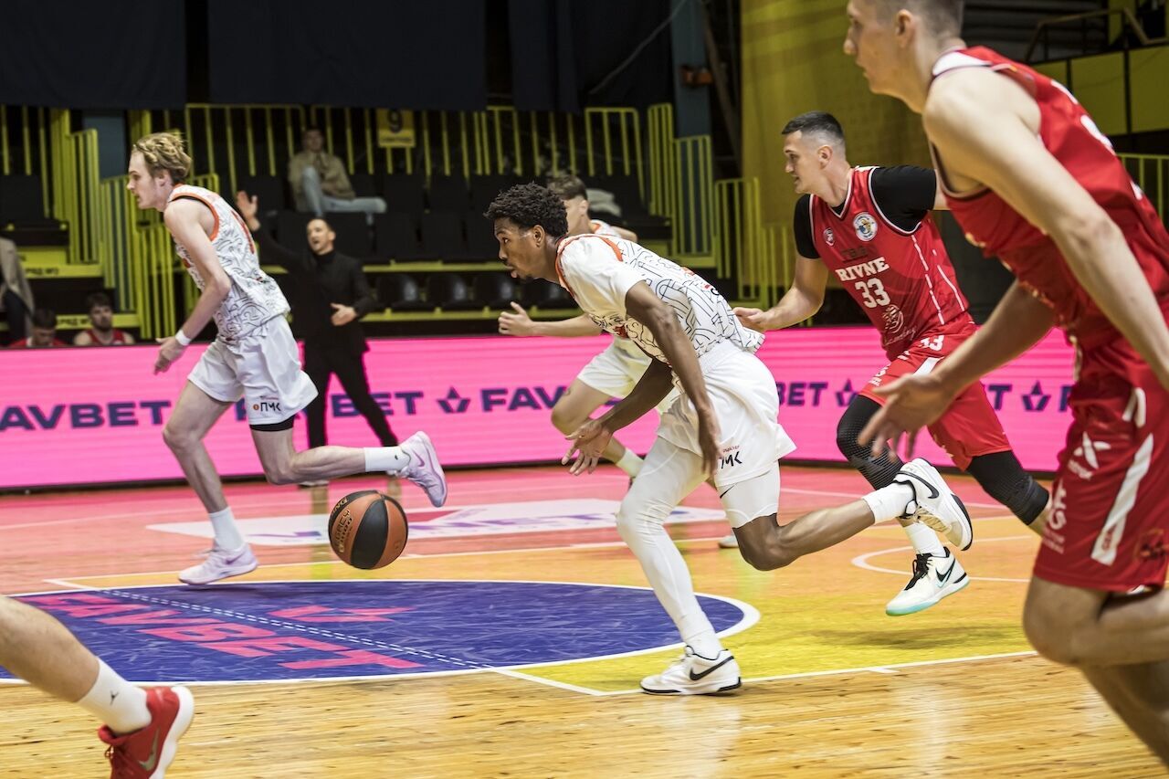 "Киев-Баскет" открыл сезон Суперлиги Favbet домашней победой, успехи "Запорожья" и "Кривбасса". Результаты 4 октября