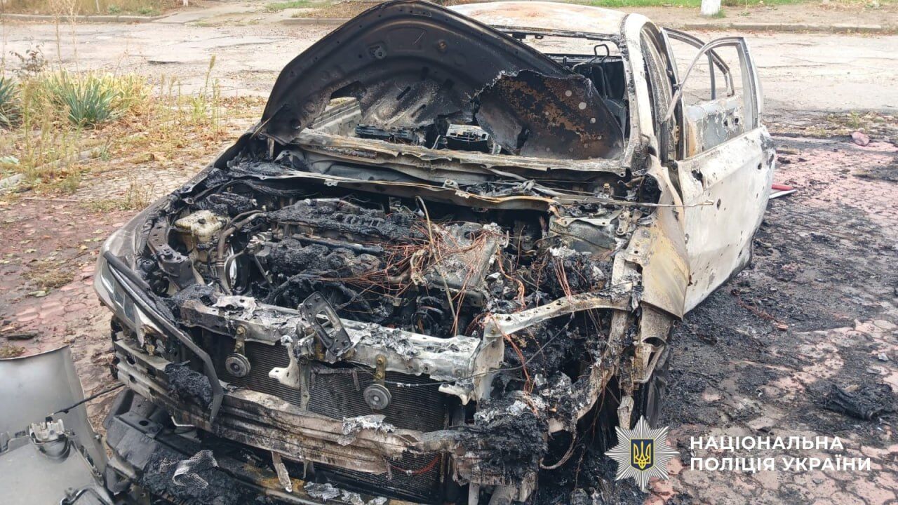 В Херсоне под удар артиллерии РФ попало авто с мамой и детьми: их забрали в больницу. Фото