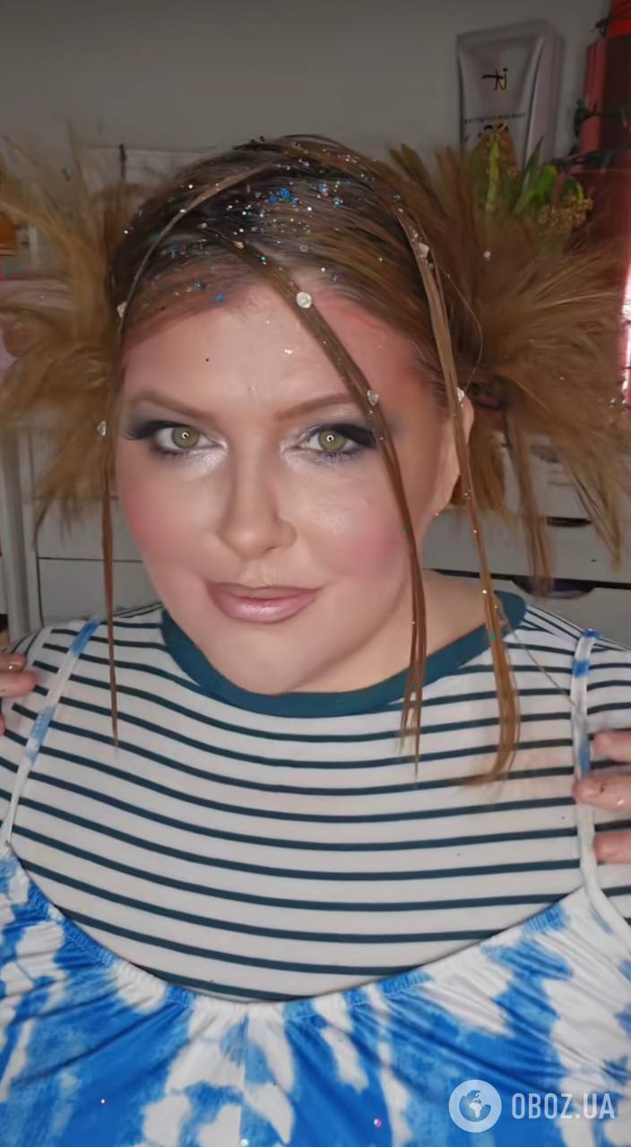 Современные женщины над этим смеются: 10 забавных причесок, от которых фанатело поколение X