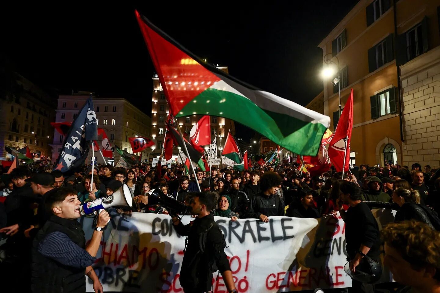 Мелоні вимагає підрахувати збитки для Італії від протестів на підтримку Гази: йдеться про мільярди євро