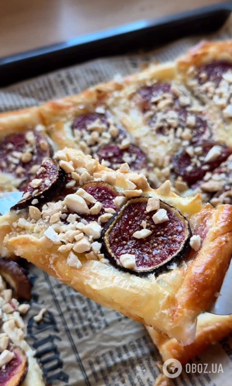 Самый вкусный осенний пирог на слоеном тесте: с инжиром и камамамбером
