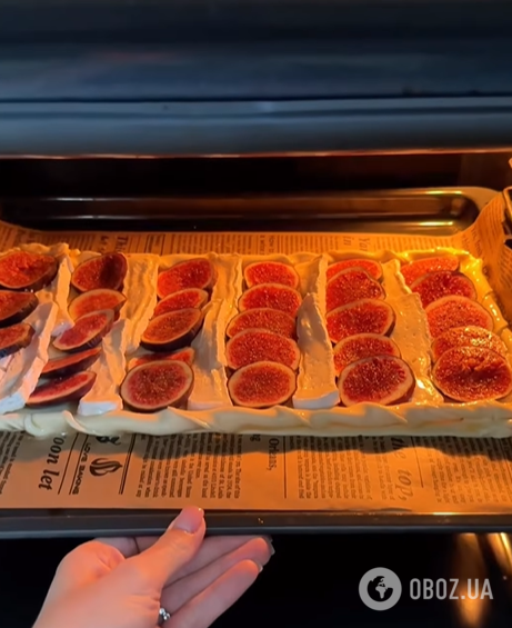 Самый вкусный осенний пирог на слоеном тесте: с инжиром и камамамбером