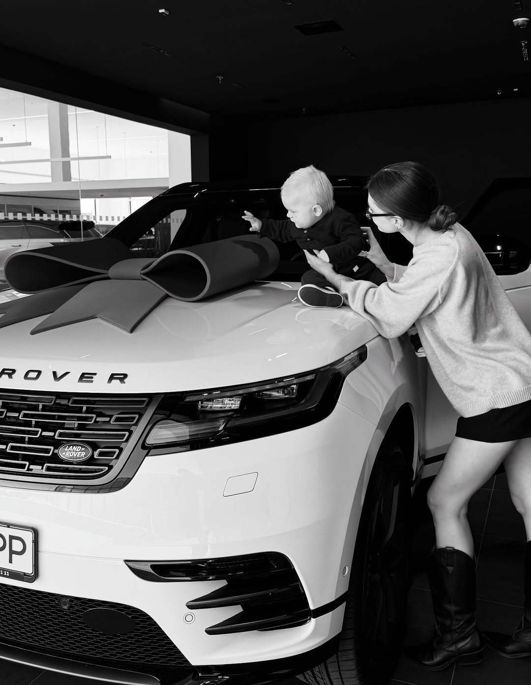 Владимир Остапчук подарил жене второй роскошный автомобиль за два года. Фото