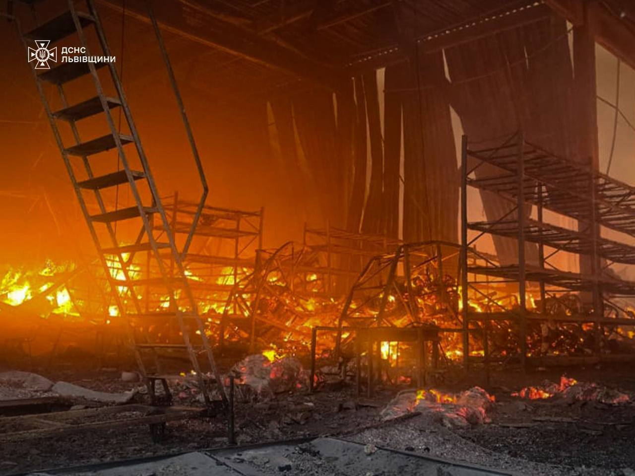 "Америка и Европа должны действовать": Зеленский прокомментировал массовую атаку РФ по гражданским украинцам