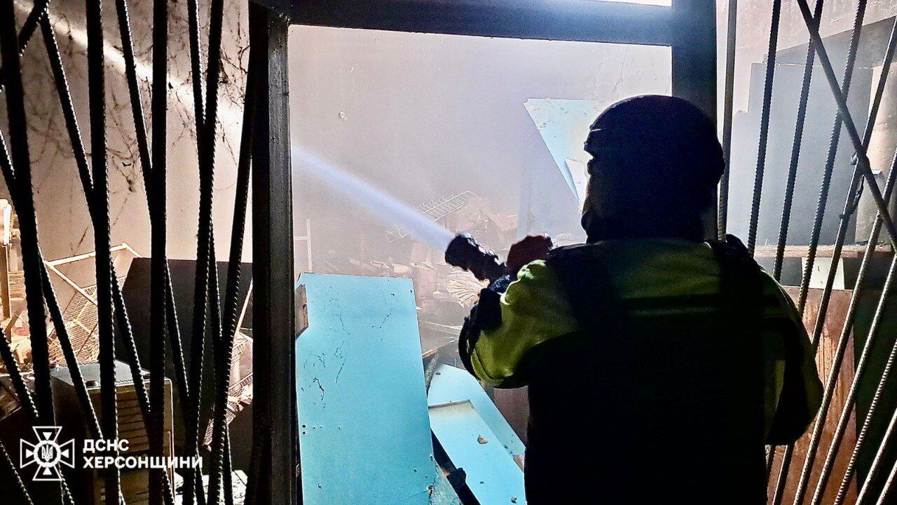 Сотні дронів і ракети, є жертви: РФ влаштувала комбіновану повітряну атаку на Україну. Усі деталі та фото