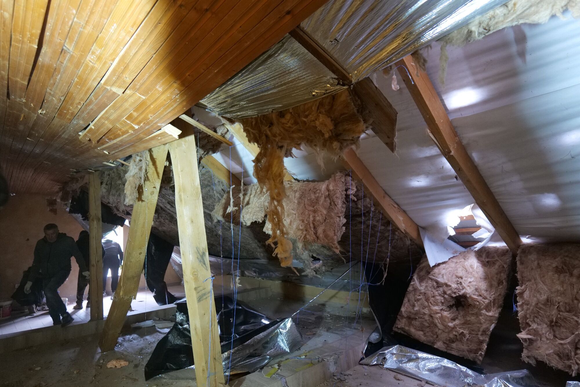 Почти разрушенная колокольня: во Львове в результате удара РФ поврежден храм Успения Пресвятой Богородицы. Фото