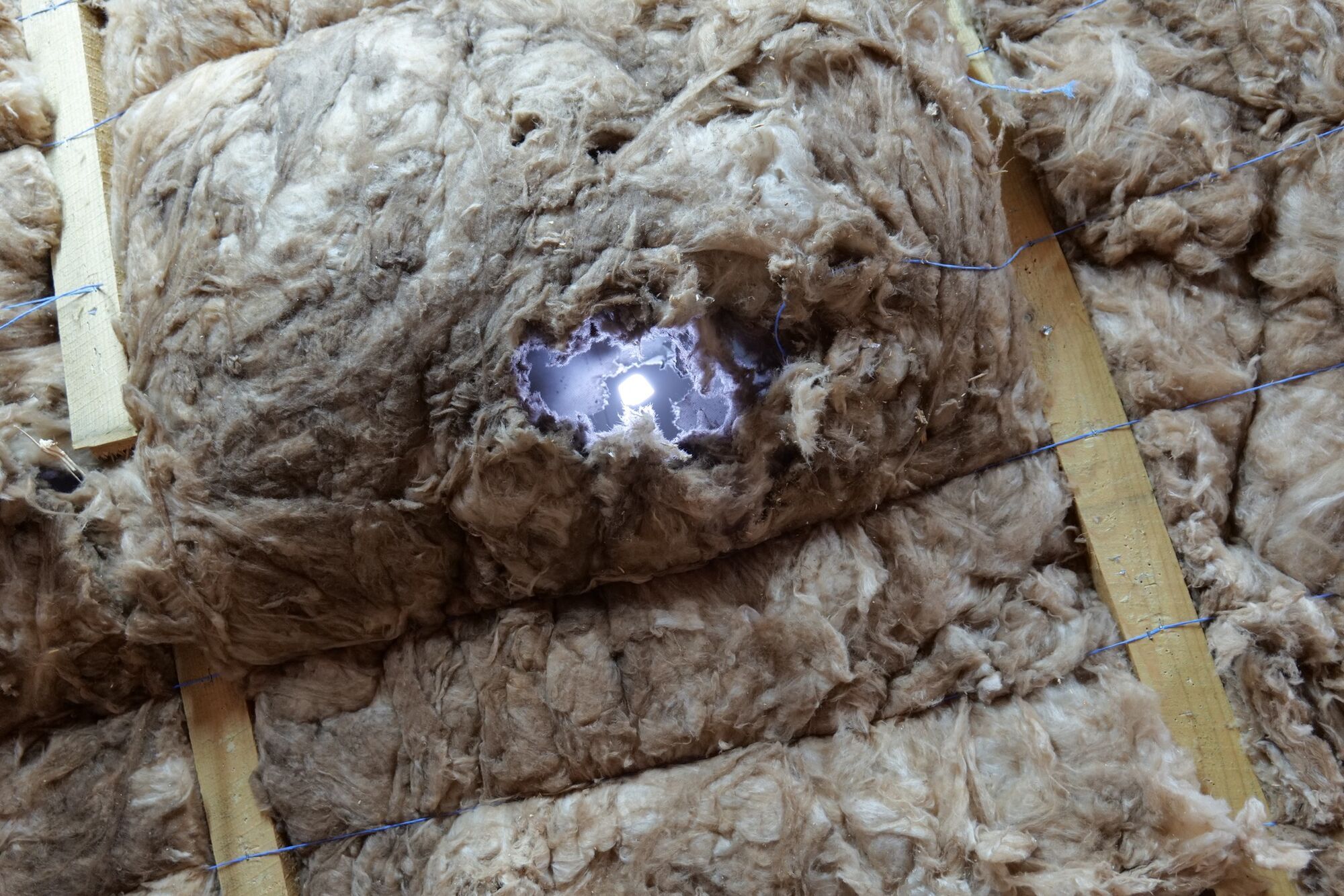 Почти разрушенная колокольня: во Львове в результате удара РФ поврежден храм Успения Пресвятой Богородицы. Фото