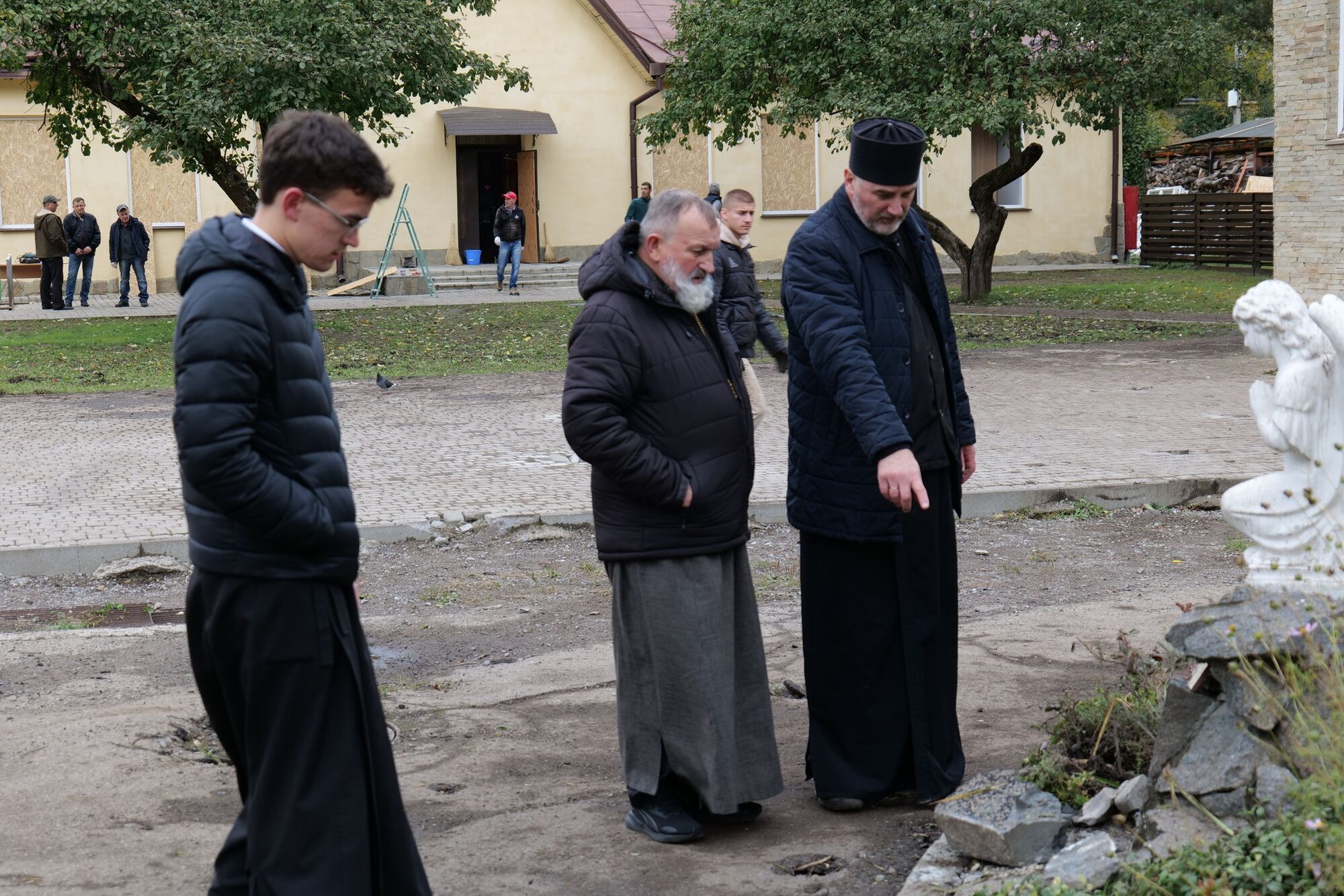 Почти разрушенная колокольня: во Львове в результате удара РФ поврежден храм Успения Пресвятой Богородицы. Фото