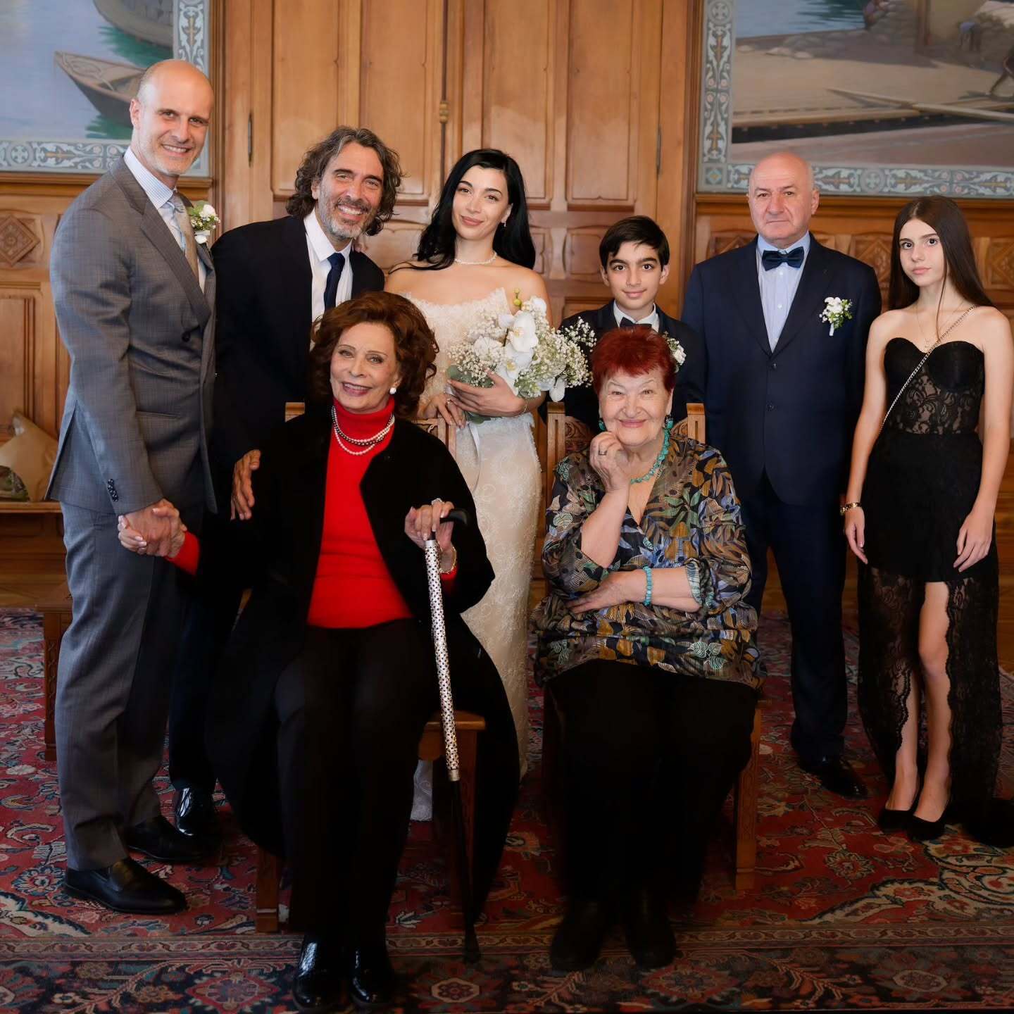 Син 91-річної Софі Лорен зіграв друге весілля і показав фото з церемонії: у кадр потрапила навіть актриса, яка не виходить на публіку