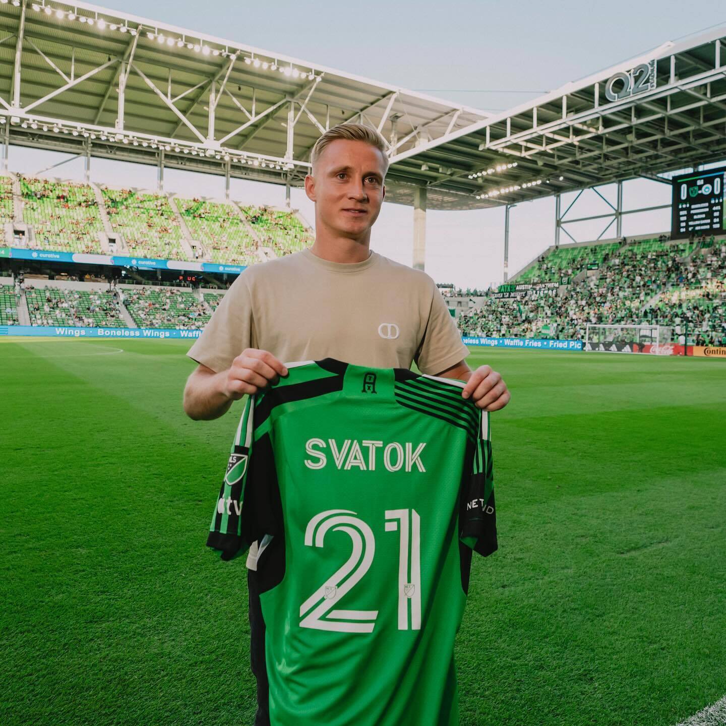 Полный стадион в США устроил овации футболисту сборной Украины. Видео