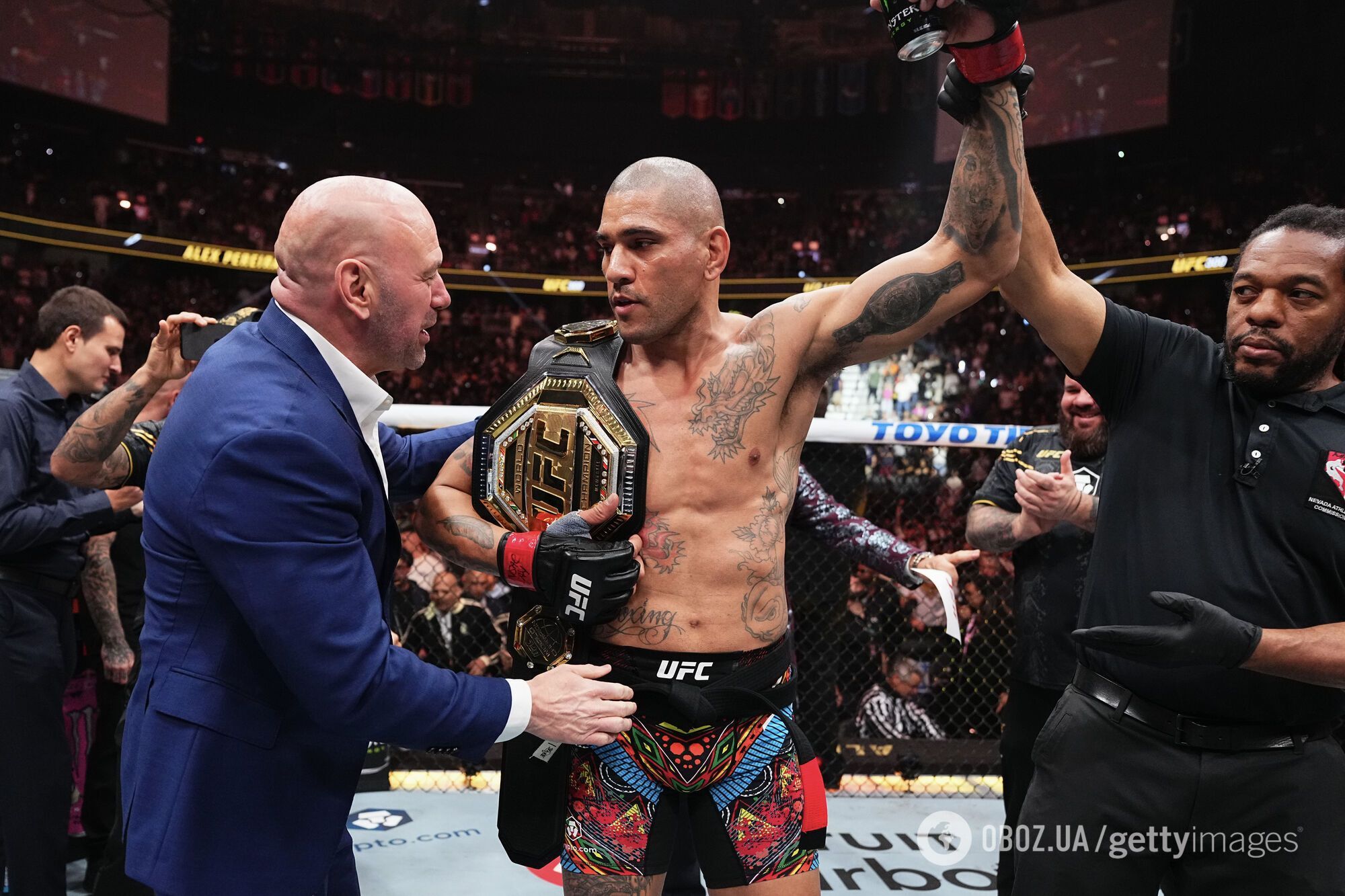 Российского чемпиона унизительно избили на UFC, за 80 секунд отобрав титул. Видео