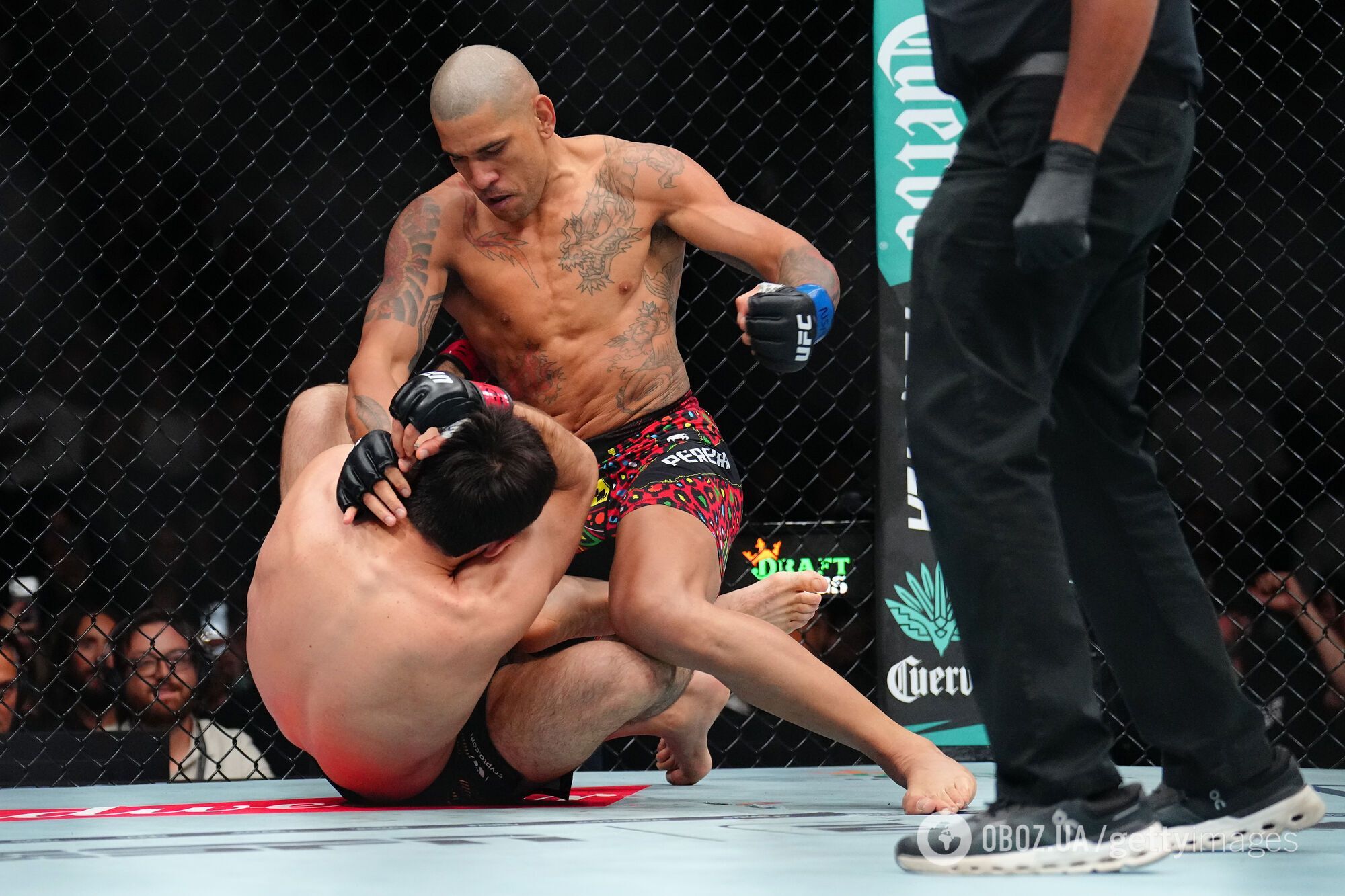 Российского чемпиона унизительно избили на UFC, за 80 секунд отобрав титул. Видео